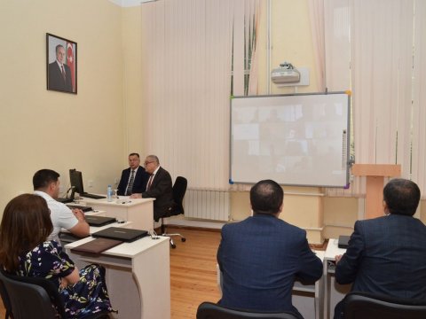 İdarəçilik akademiyasında məmurlara təlim keçirilib 