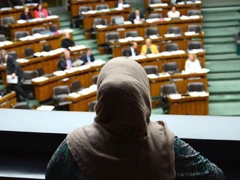 Bu  ölkələrdəki  məktəblərdə hicab qadağandır