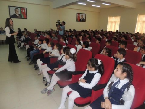 Məktəblilər internetdə olan təhlükələrdən müdafiə ilə bağlı maarifləndirilib - FOTO  