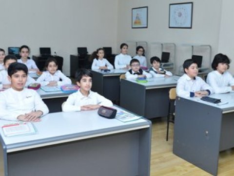 Təhsil Nazirliyi beşinciləri mükafatlandırdı