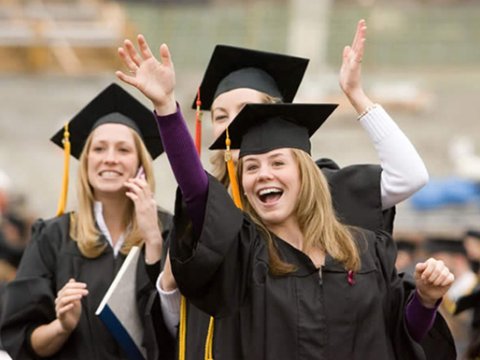 “Xaricdə oxuyan şəxsə burada  2000 manat maaş da verilsə, o, geri dönəcək”  