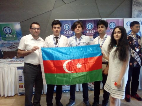 Avropa Azərbaycan Məktəbinin şagirdləri beynəlxalq olimpiadada qızıl və bürünc medal qazanıblar   