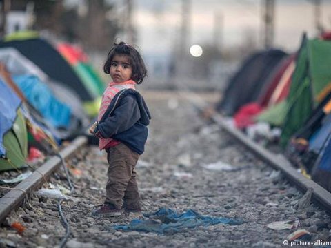 Dünyada məcburən  evlərindən uzaqda yaşayan, təhsilsiz qalan uşaqların sayı - UNİCEF açıqladı