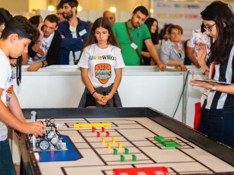 Bu layihələrdə elm adamları bir araya gəlirlər