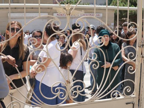 Nəticələri aylardır ki, açıqlanmayan imtahanların növbəti mərhələsi - Həyəcan və gərginlik fonunda VİDEOREPORTAJ