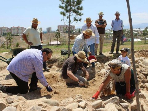 Xarici alimlər Gəncədəki qədim kurqanları araşdıracaq