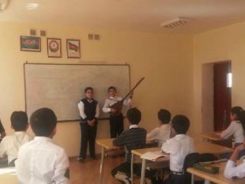 “Rəsm müəllimləri baş aldadır, Musiqi fənni isə formal keçirilir”- Məktəblərdə ölən yaradıcılıq