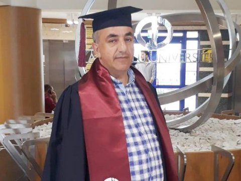 7 universitetə qəbul olunub,  beşinin  diplomunu alan həkim: “İki təhsilimi yarımçıq qoymuşam”