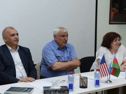 Rektor amerikalı tələbələrə mühazirə oxuyub - FOTO