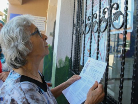 80 yaşlı qadın tələbə adını qazanmaq üçün imtahan verib