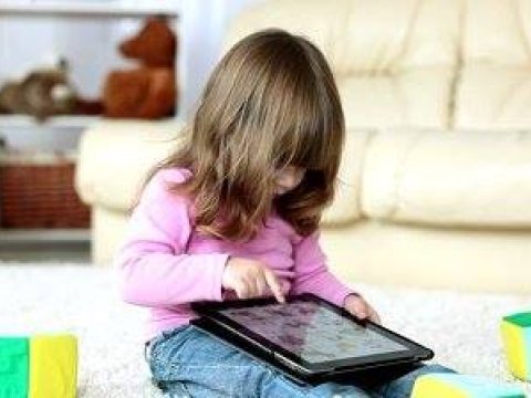 Azərbaycanda uşaqlar üçün proqramlar, oyunlar yaşa görə təsnifata bölünəcək - Hansı formada?