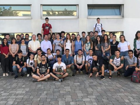Azərbaycan-Fransız Universitetinin 40 ən yaxşı tələbəsi Yay məktəbinə qatılıb  