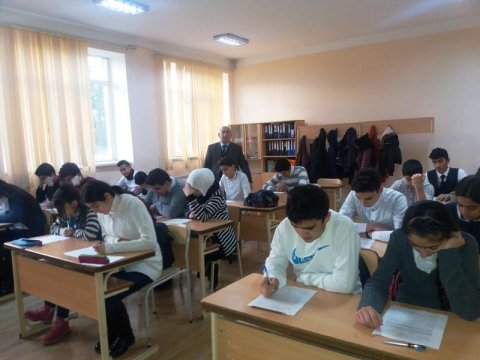 Orta məktəblər  şagirdləri hansı hallarda sinifdə saxlayır? – “İki” alanların diqqətinə   