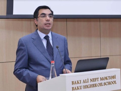 Bakı Ali Neft Məktəbində nazirliklə birgə təqdimat keçirilib - FOTO