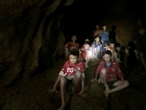 11 şagirdini ölümdən qurtaran müəllim - Möcüzəvi xilasın TARİXÇƏSİ    