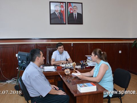 Elmi jurnalistikanın problemləri müzakirə olunub  