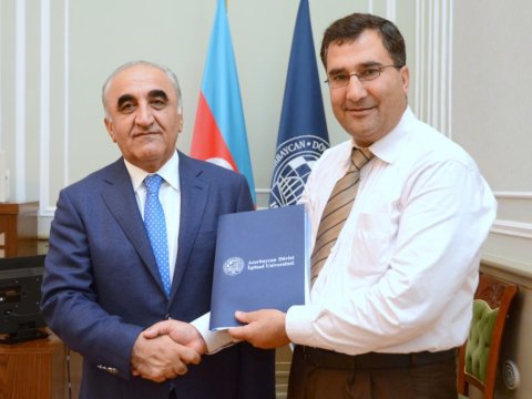 Pakistanlı professor: UNEC-lə əməkdaşlıq etməyə maraqlıyıq