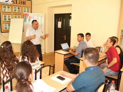Rektor yay məktəbində mühazirə oxudu - FOTO