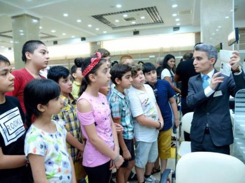 Məktəblilər “ASAN xidmət”də  