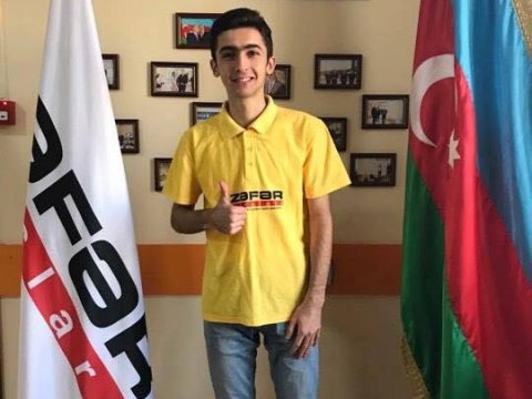 700 bal toplayan abituriyent AzEdu.az-a danışdı: “Həyəcandan əlim əsir, ürəyim döyünür”