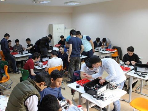 Qərbi Kaspi Universitetinin müəllimləri 15000-ə yaxın məktəbli ilə görüşüblər