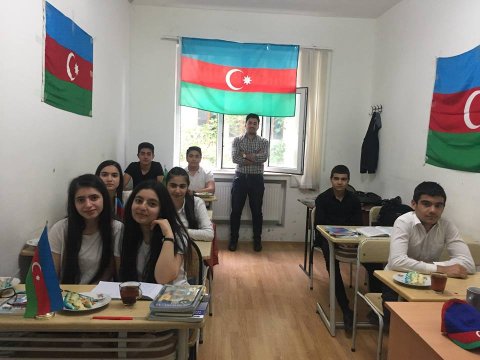 Tarix müəllimi imkansızları universitetə pulsuz hazırlayacaq – “Maraqlananlar bu nömrəyə zəng etsinlər”  