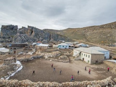 Ucqar kənd müəllimlərinin arzuladığı güzəştlər – Sanatoriya, avtomobil, birotaqlı ev…  