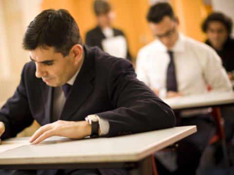 Dövlət qulluğuna qəbul imtahanı başa çatıb