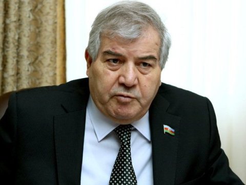 “Çirkli və yamaqlı paltar geyinib millətin qarşısına çıxırlar”- Xalq şairi dil qaydalarını pozanlara ETİRAZ