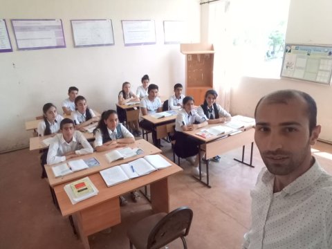 Kənd müəllimi AzEdu-ya yazdı: “100 ilə yaxın yaşı olan məktəbdə köhnə üsulları tamamilə yenilədik”