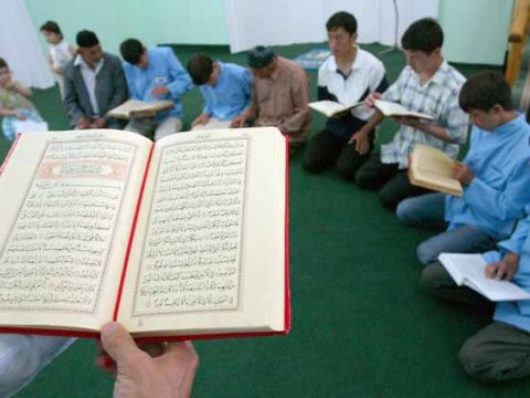 Azərbaycan məktəblərində dini fənn tədris olunacaq - KOMİTƏ SƏDRİ  