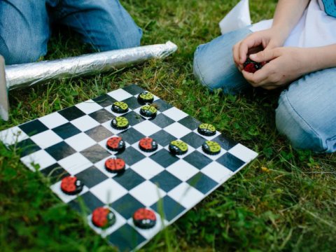 “Bağça yaşlı uşaqlara yalnız həll edə biləcəkləri tapşırıqları verin” – Mütəxəssis MƏSLƏHƏTLƏRİ