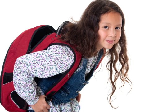 Məktəbli forması və çantasının  azyaşlı  şagirdlər üçün ağlasığmaz fəsadları- Pediatrdan həyəcan təbili