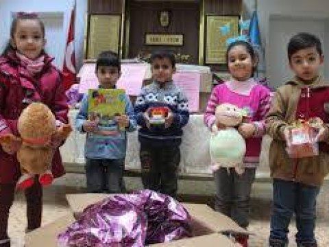 Gənclər  imkansız  uşaqlara məktəbli ləvazimatı almaq  üçün kampaniya keçirir: “ Lazım olan məbləğin yarısını da toplamamışıq”