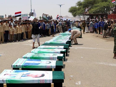 Şagirdlər kütləvi şəkildə dəfn olundular – Faciənin fotosu