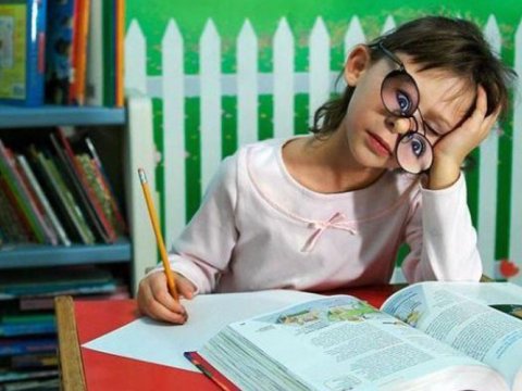 Məktəb çağındakı uşaqla necə məşğul olmaq lazımdır?