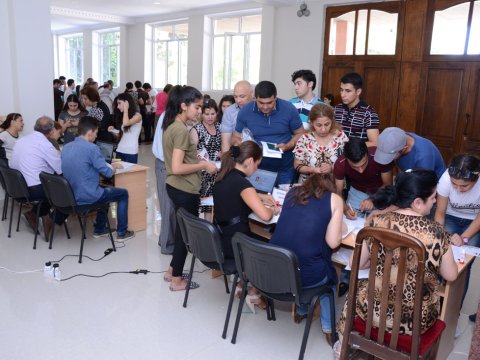 Boş qalan plan yerlərinə qəbul olunan tələbələrin NƏZƏRİNƏ: Qeydiyyat vaxtları