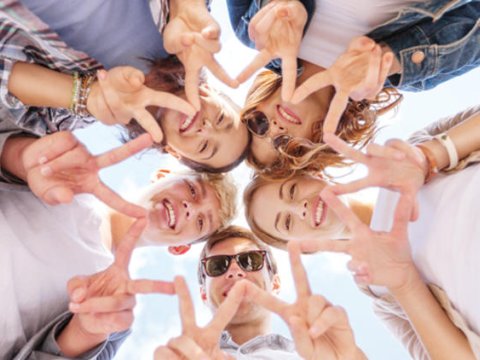 “Evdən kömək olmadığı üçün bəzi xanımlara təmənnasız yardımçı olmuşuq” – Qızların xaricdə təhsil nisgili