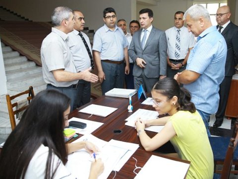 Tibb Universitetində tələbələrin qeydiyyat vaxtı dəyişdi
