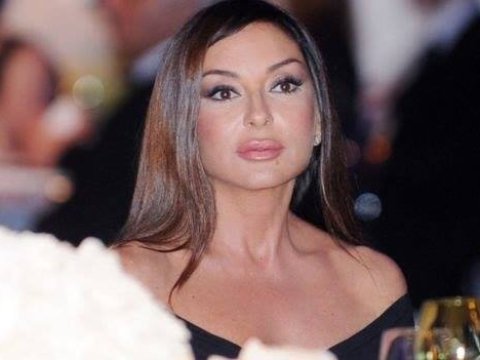 Tanınmışlar Mehriban Əliyeva barədə:  Azərbaycan təhsilinə verdiyi töhfələri misilsizdir