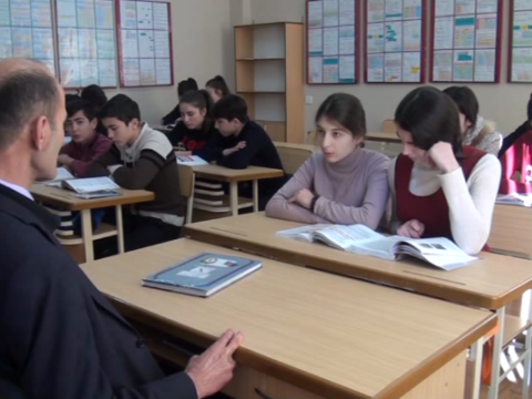 “Müəllimin şagirdə çox şey öyrətməsi böyük problemdir” – Pedaqoqdan gözlənilməz  açıqlama  