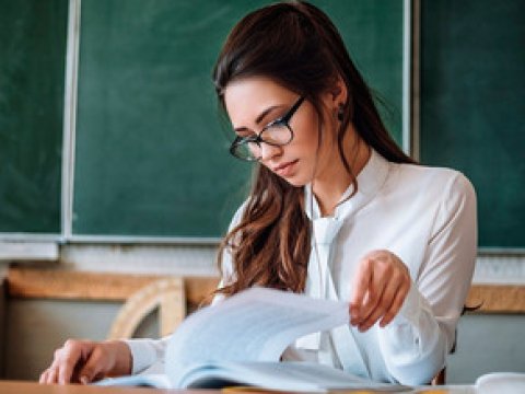 Pedaqoji işçilərin dərs yükü normaları ilə bağlı qərara dəyişiklik edildi