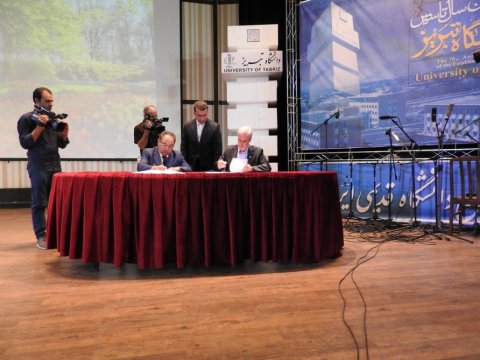 Azərbaycan və İranın universitetləri arasında memorandum imzalandı