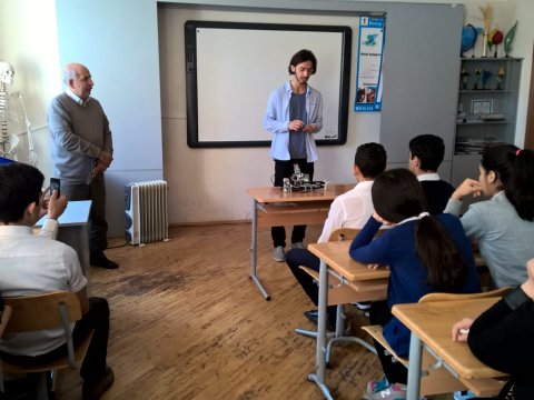 Akademiklər şagird və tələbələr üçün yaratdıqları şəraitdən danışdılar – “Onları həvəsləndiririk”  