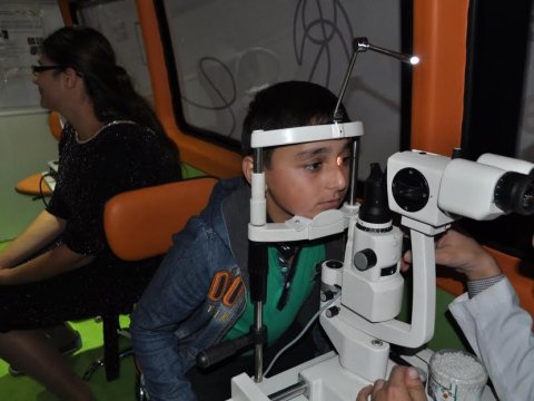 “Məktəbə gedəcək bütün birinciləri mütləq göz müayinəsindən keçirmək lazımdır” – Pediatrın SOS siqnalı   