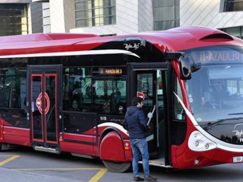 Tələbələrə ictimai nəqliyyatda güzəşt olsun - TƏKLİF