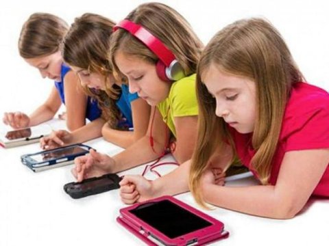 Bizim kimi ola bilməyən “Z-nəsil”  