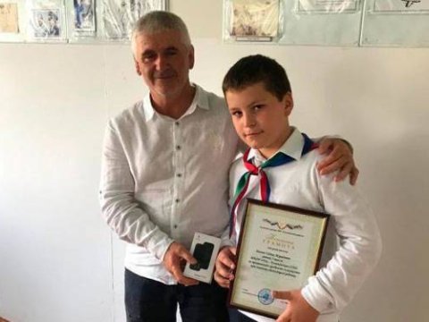 5-ci sinif şagirdi 3 yaşlı usağı boğulmaqdan xilas etdi-FOTO