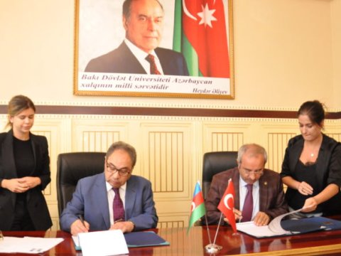  BDU ilə Van Yüzüncü Yıl Universiteti memorandum imzaladı 