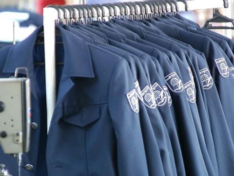 Məktəb formalarla bağlı valideynə tələb qoya bilməz - Nazirlik